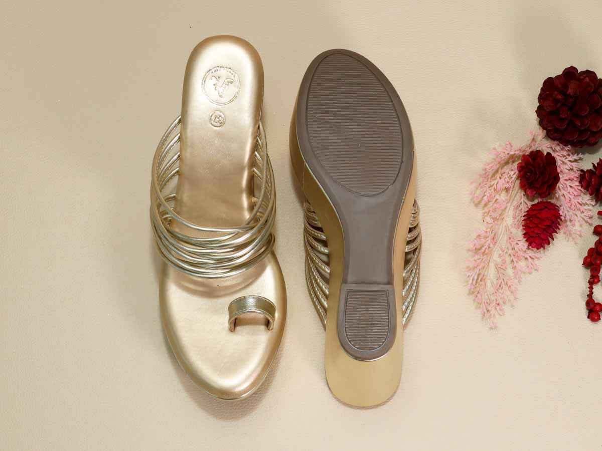 Gold String Wedge