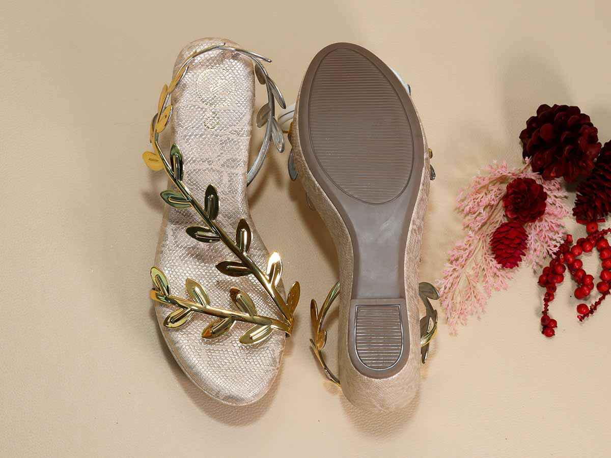 Gold Leafy Leapord Wedge