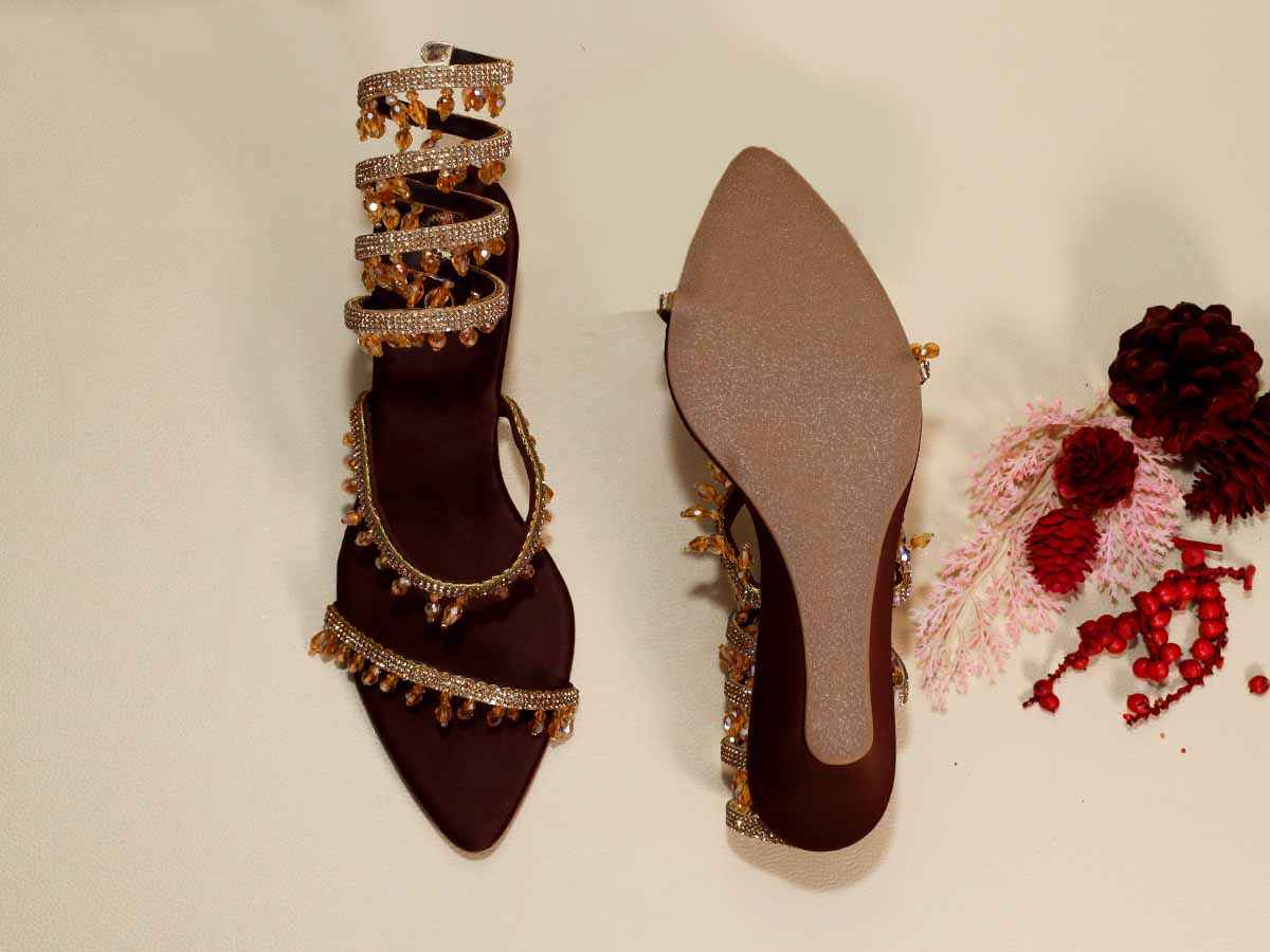 Gold Jhallar Brown Half Wedge