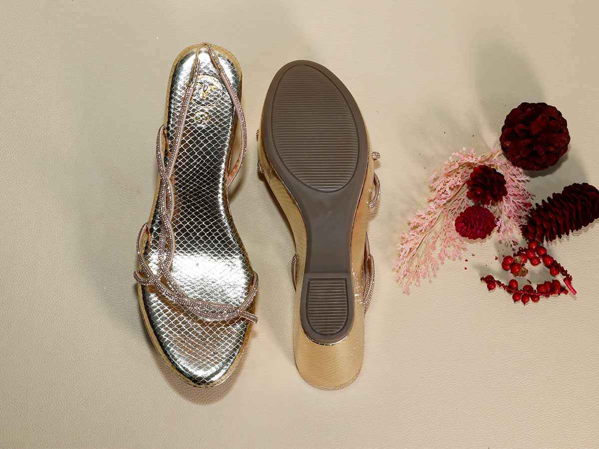 Renne Gold Wedge