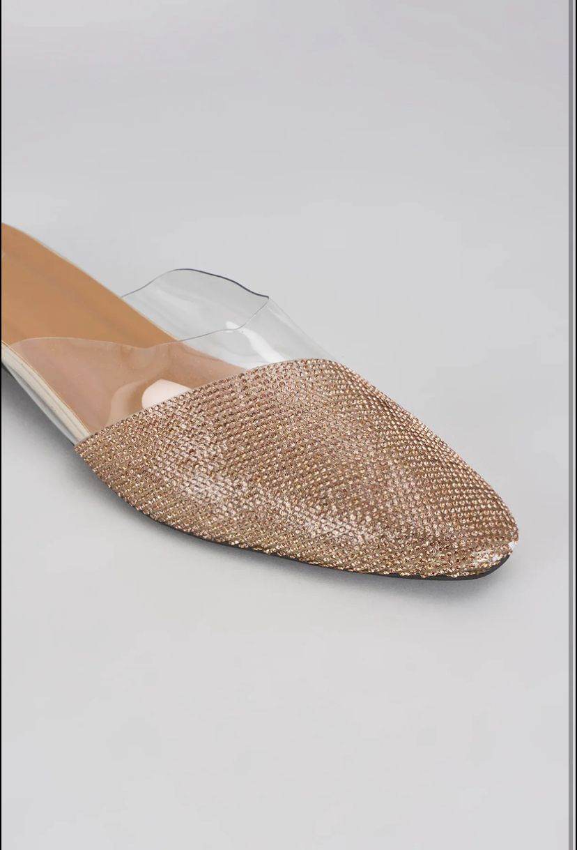 Close Toe Faux Leather Gold Sleek Cheek Flats