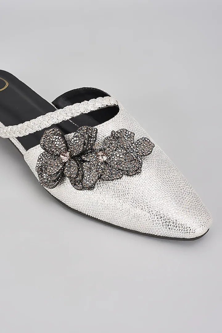Close Toe Faux Leather Silver Lilly Mules Flats