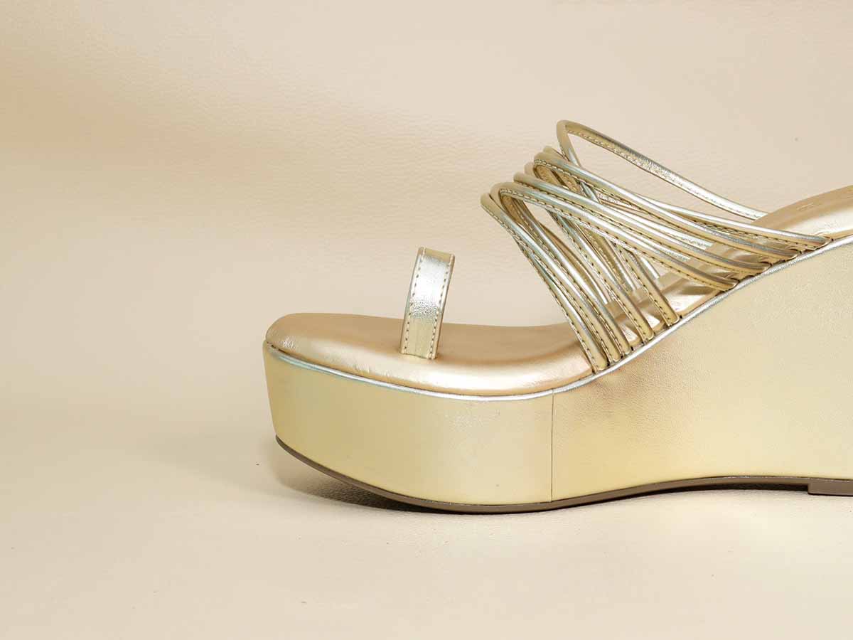 Gold String Wedge