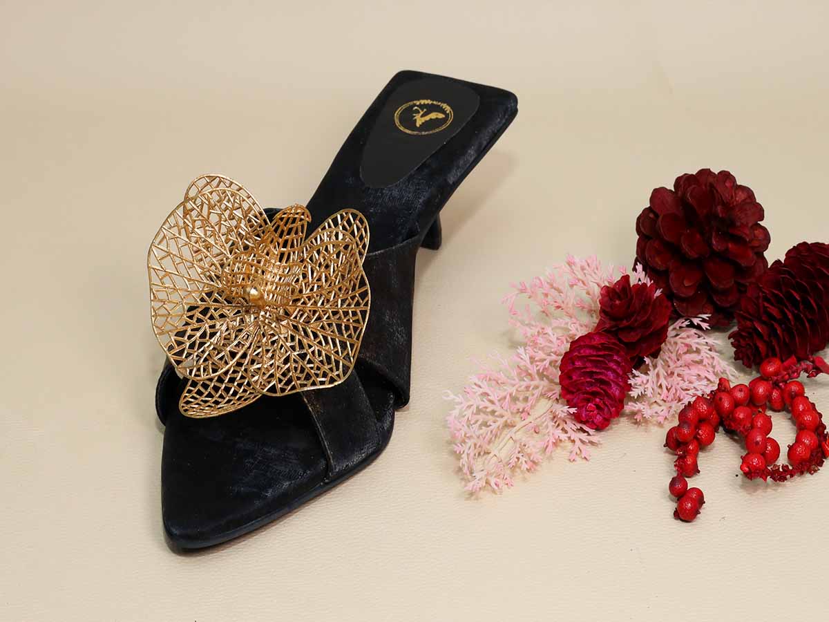 Gold Flower Black Kitten Heel