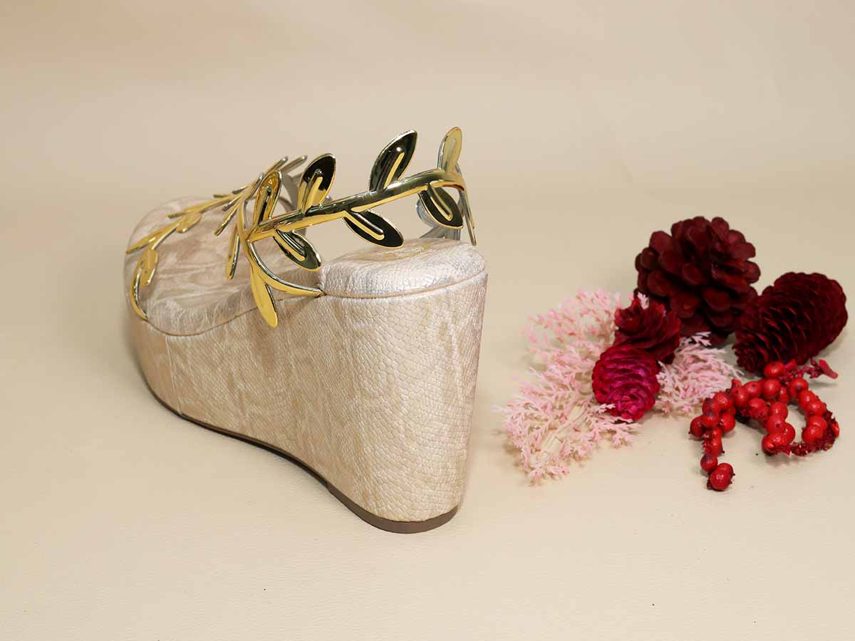 Gold Leafy Leapord Wedge