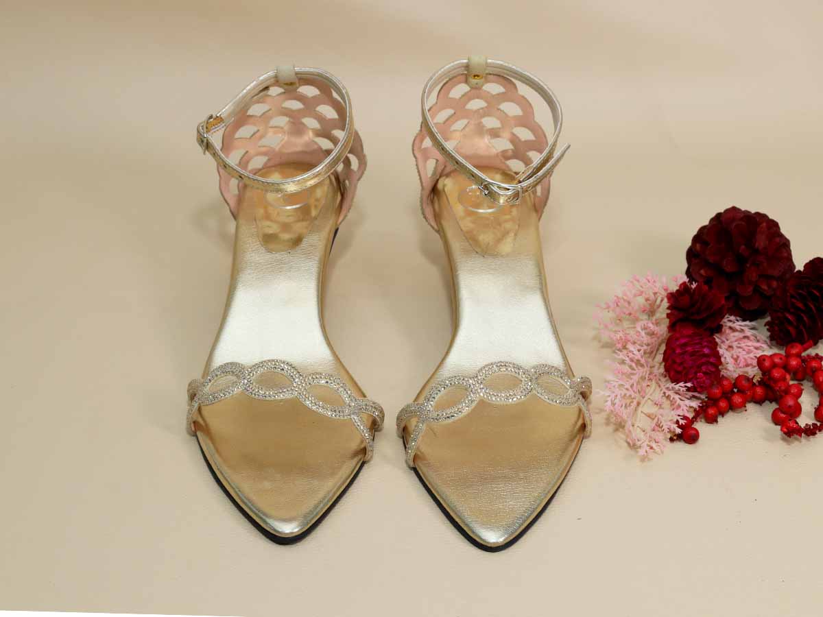 Gold Scallop Kitten Heel