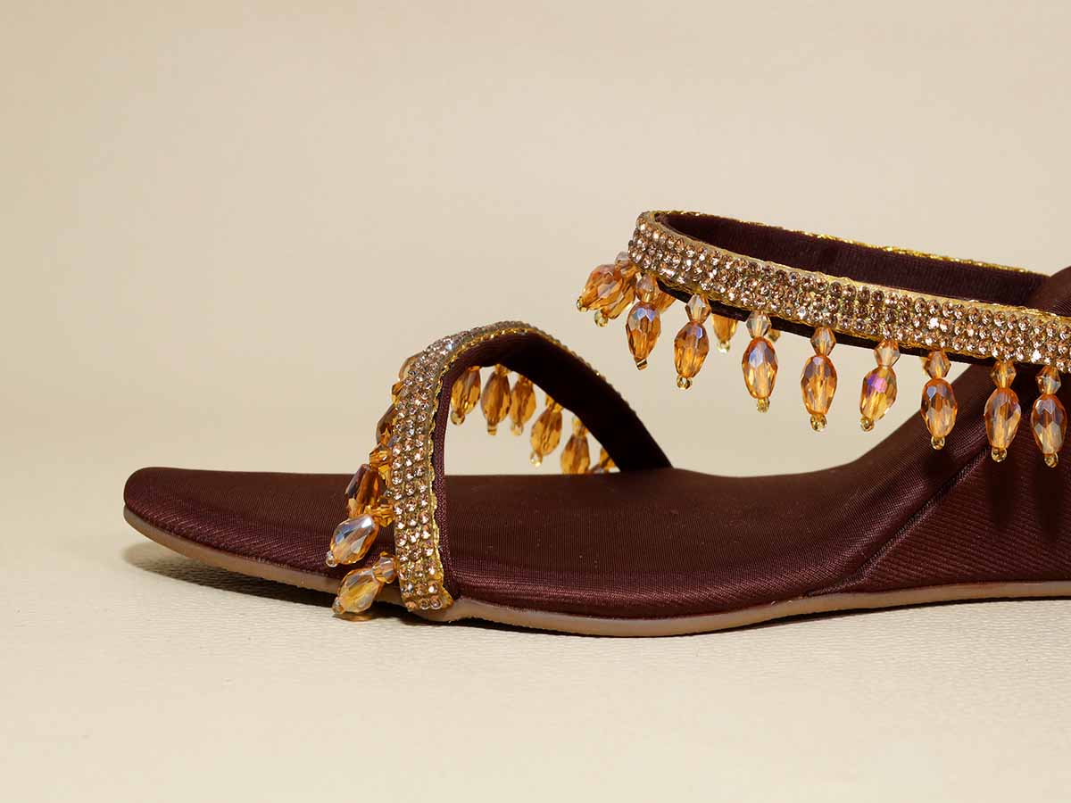 Gold Jhallar Brown Half Wedge
