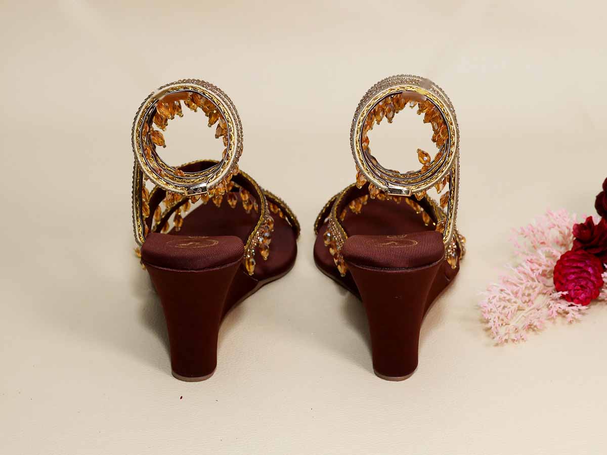 Gold Jhallar Brown Half Wedge