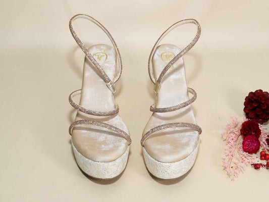 Berry White Net Wedge