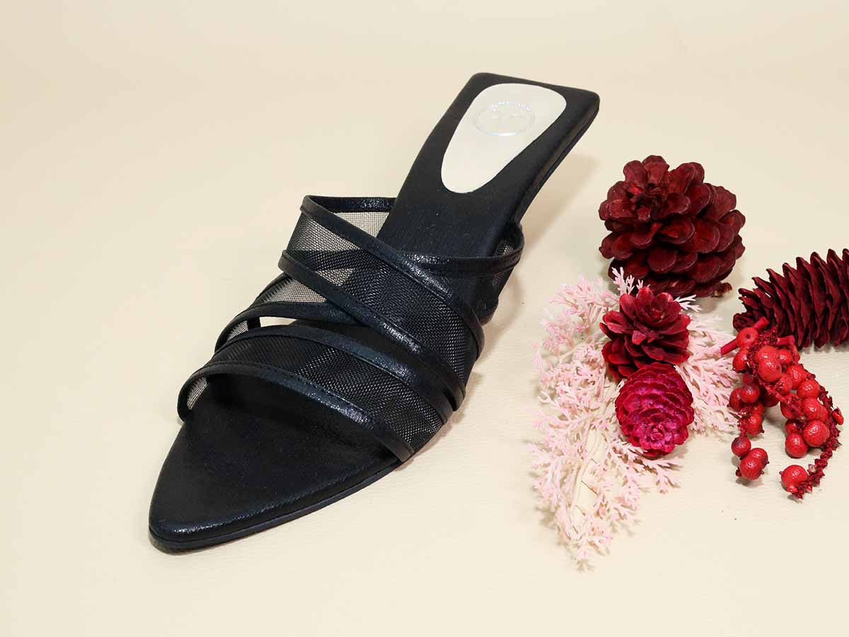 Burg Net Black Kitten Heel