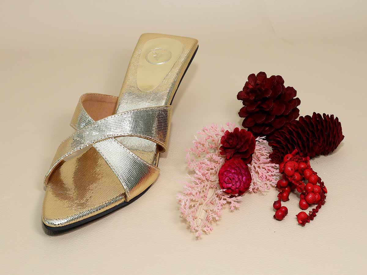 New Gold X Kitten Heel