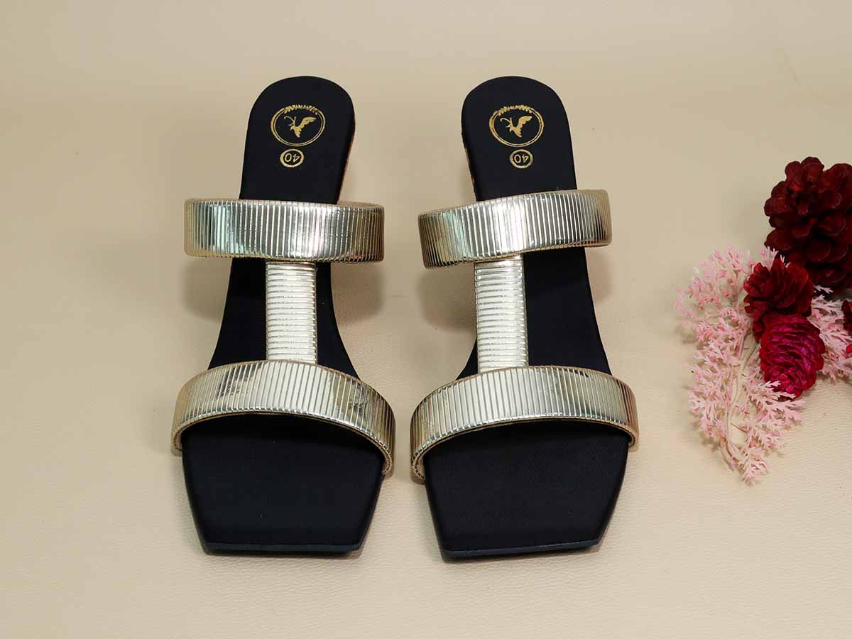 Black Hani Half Wedge