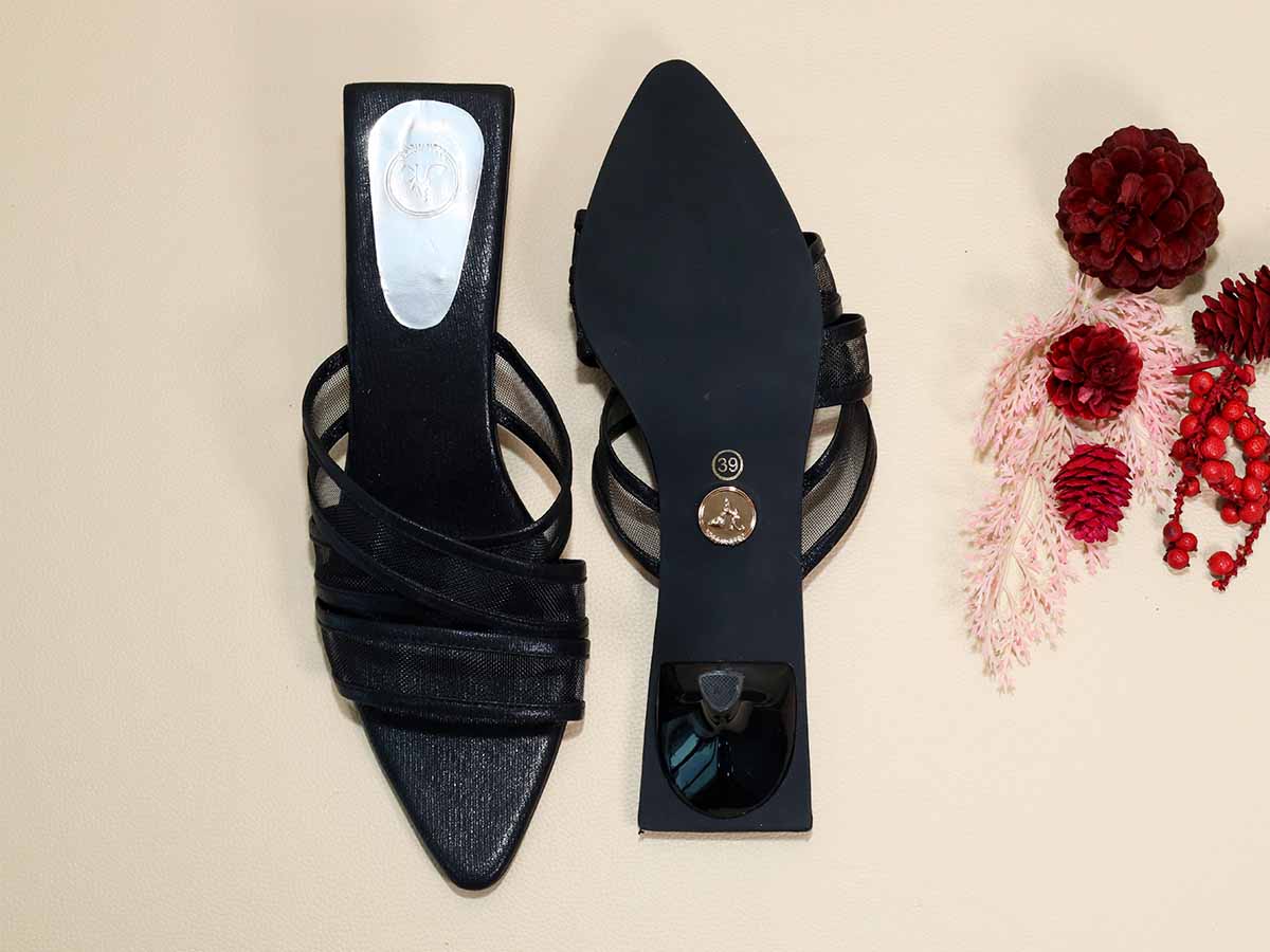 Burg Net Black Kitten Heel