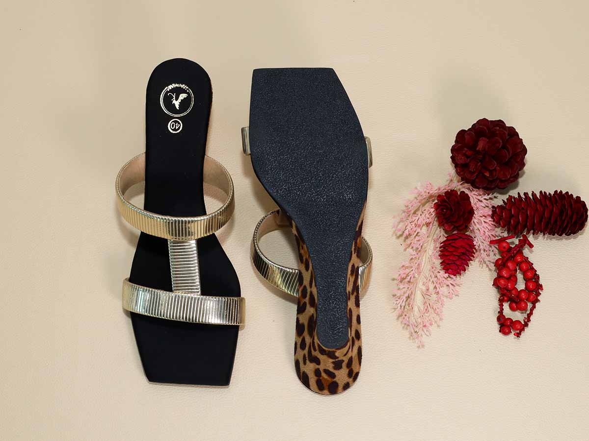 Black Hani Half Wedge