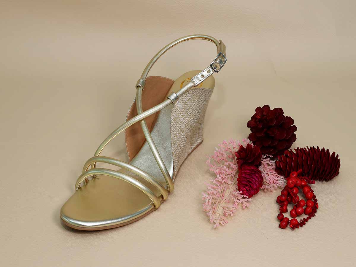 Gold String Half Wedge