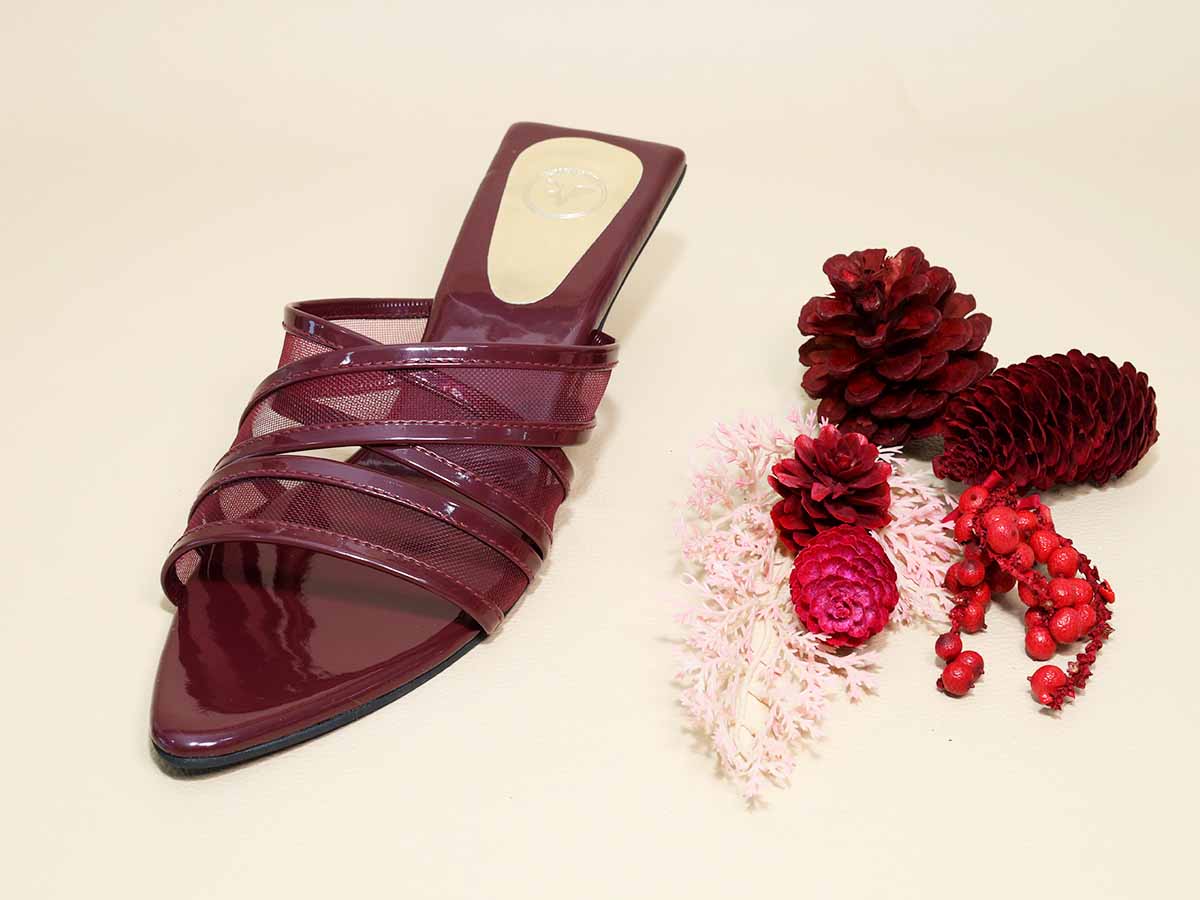 Burg Net Kitten Heel