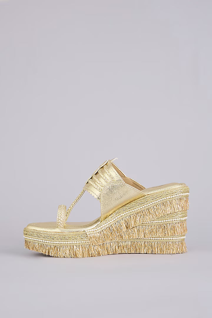 Kohl Sara Gold Wedge