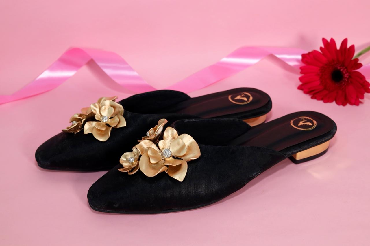 Women Floral Embroidered Black Buns & Roses Kitten Heel